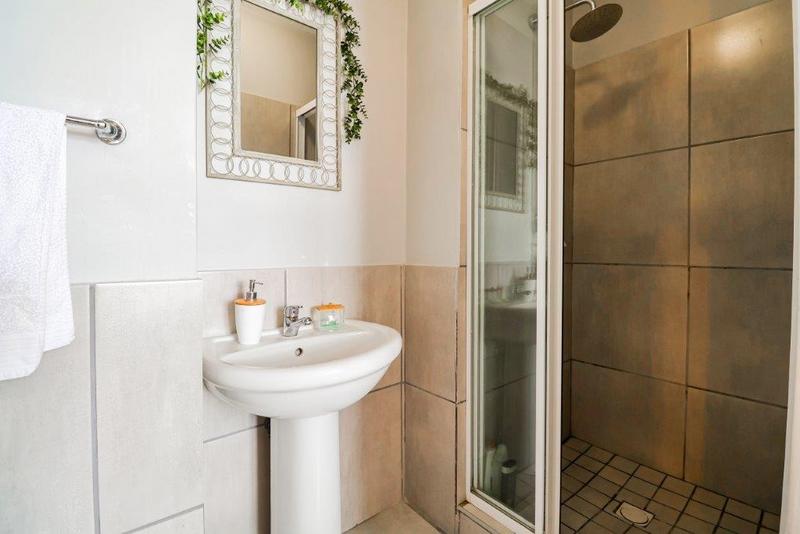 2 Bedroom Property for Sale in Island View Western Cape